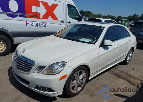 2011 Mercedes-Benz E 350 z USA, uszkodzony, nr VIN WDDHF5GB2BA360816
